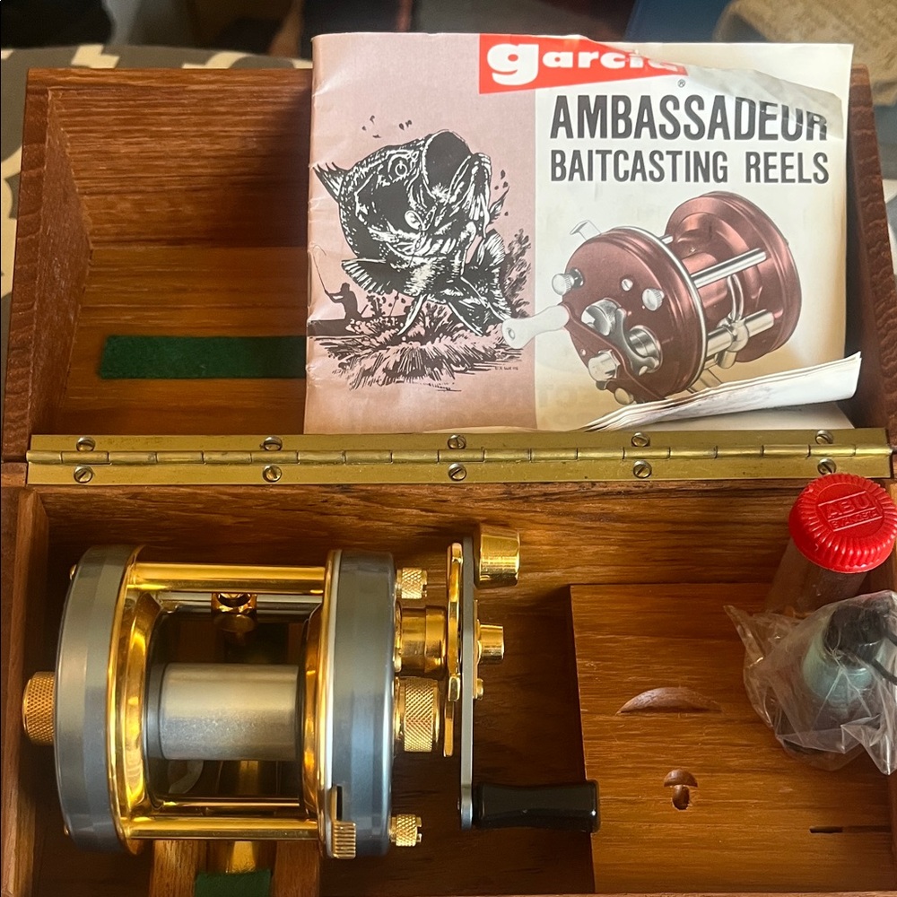 Garcia Ambassadeur Baitcasting Reel - Gold and Silver